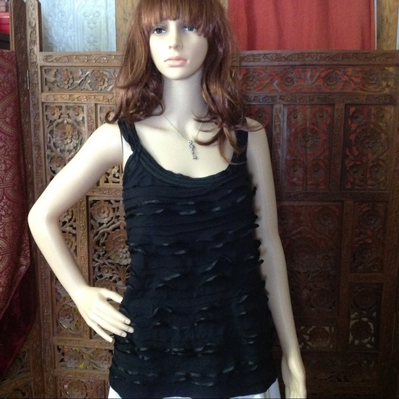 Unique Express sleeveless ruffled blouse, size Lg - Picture 2 of 8