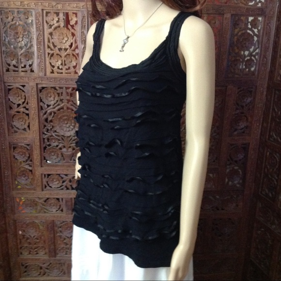 Unique Express sleeveless ruffled blouse, size Lg - Picture 5 of 8