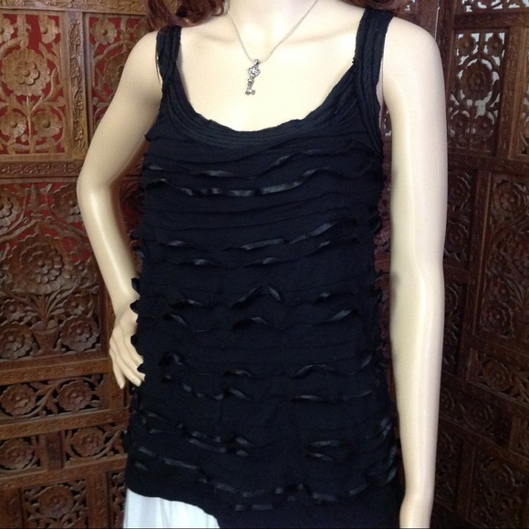 Unique Express sleeveless ruffled blouse, size Lg - Picture 6 of 8