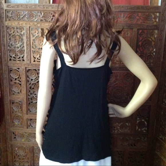 Unique Express sleeveless ruffled blouse, size Lg - Picture 7 of 8