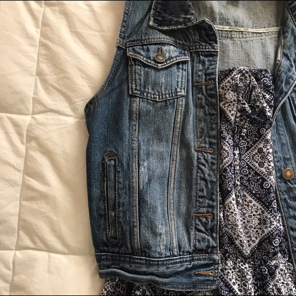 Pretty patterned navy romper