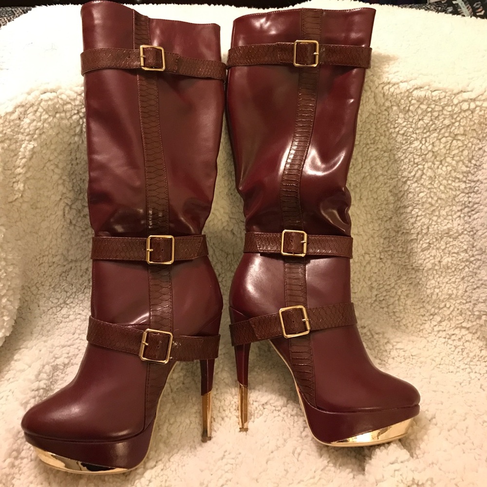 High heeled boots