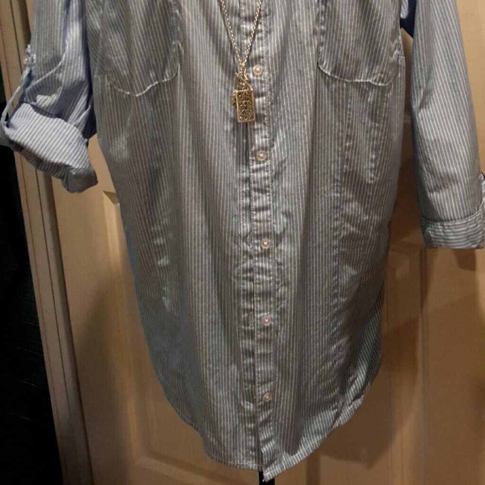Button down shirt - Picture 2 of 3