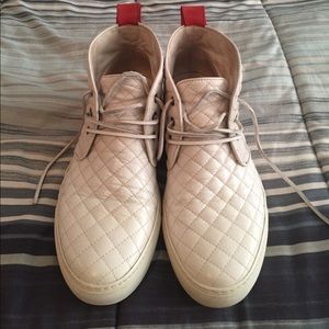 Size 11 Del Toro White Quilted Leather Chukka