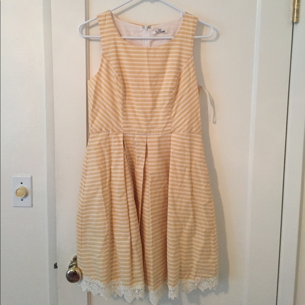 Summer dress - yellow horizontal stripes