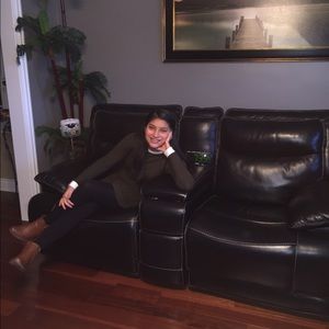 Meet your Posher, Daniela