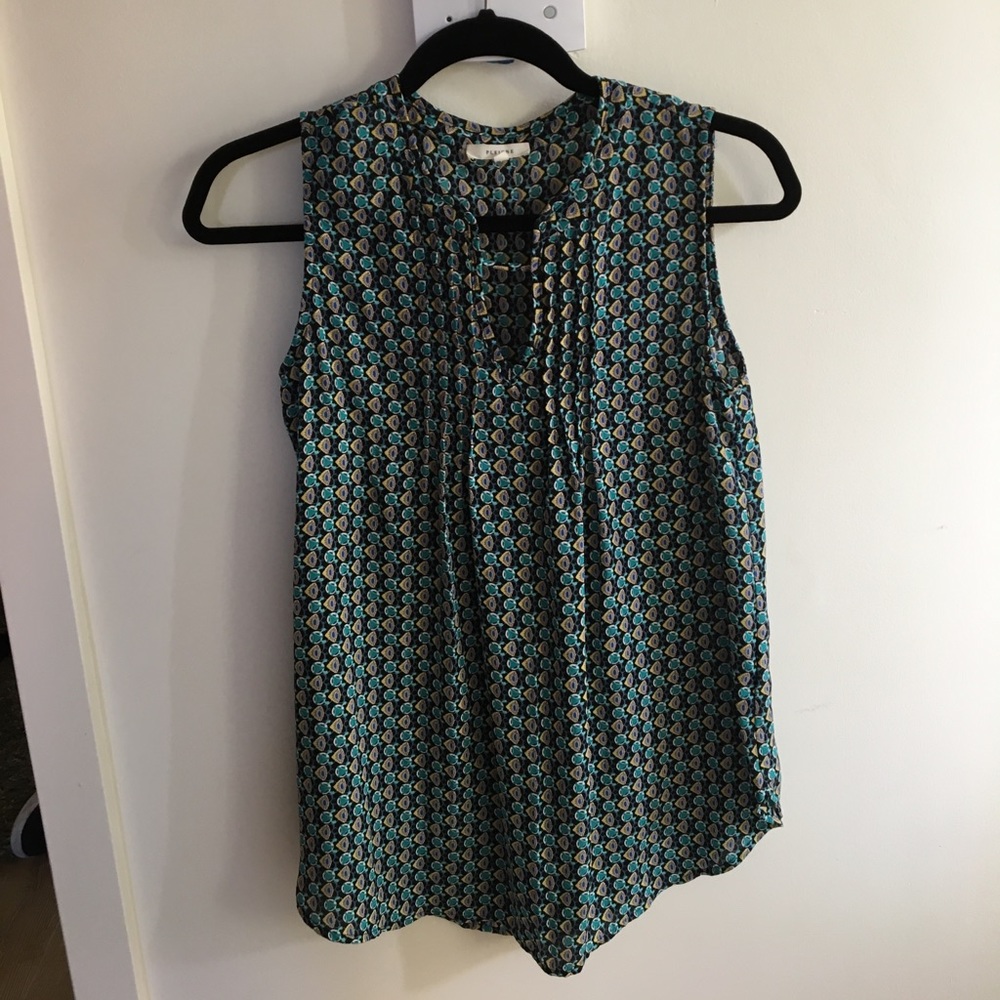 Pleione Pleated Work Top