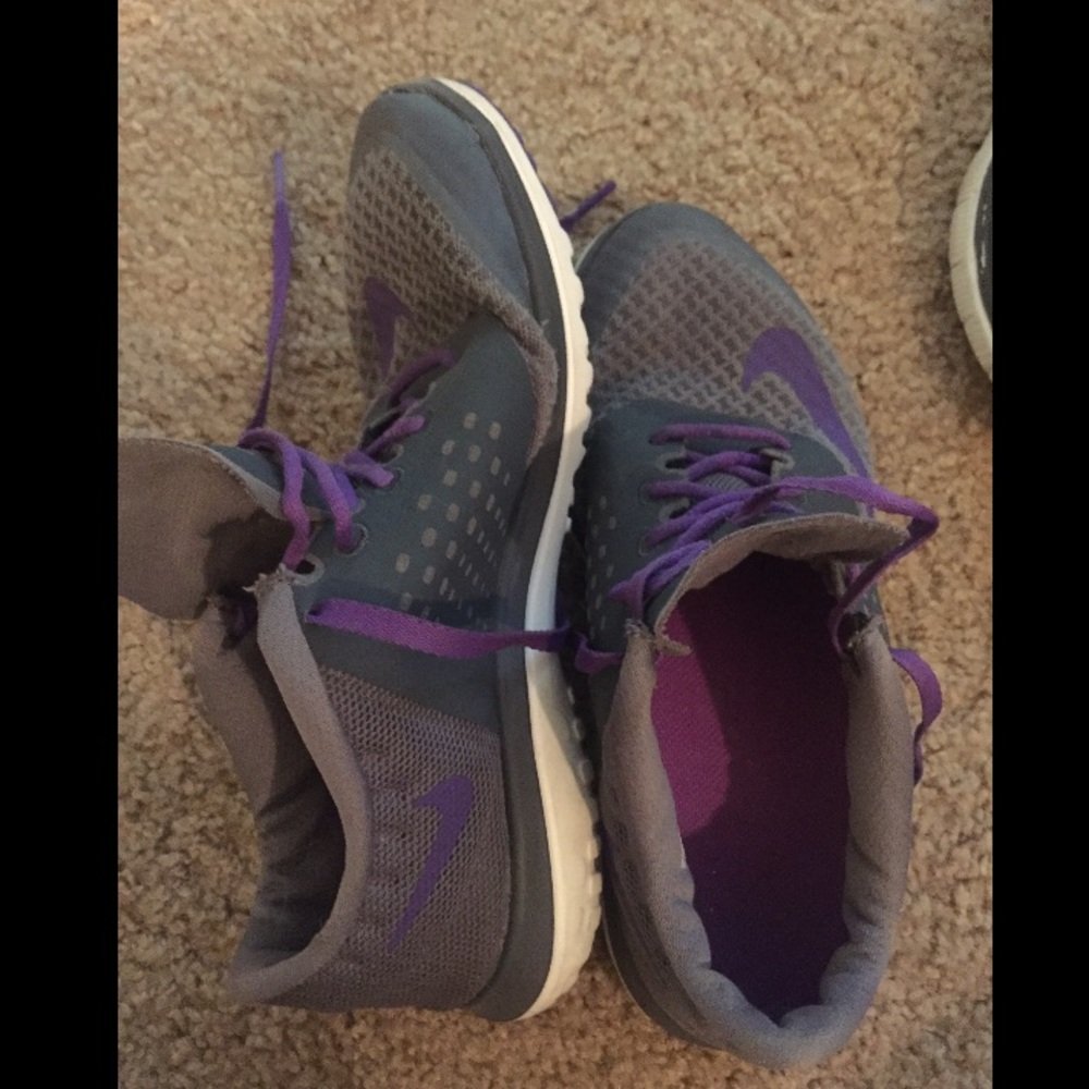 ☑️💟NIKE purple and grey sneakers💟☑️