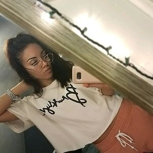 Meet your Posher, Carissa