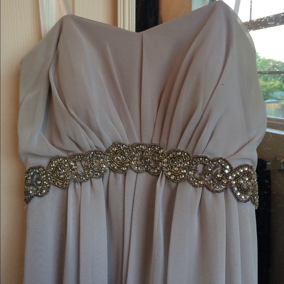 Gray high-low dress with beaded design - Picture 2 of 4