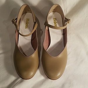 Tan dress dance shoes Mary Janes sz 7