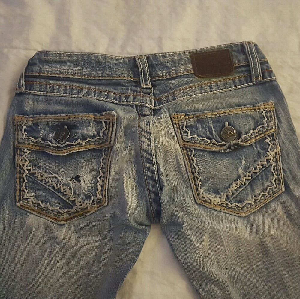 Jeans - Picture 2 of 3