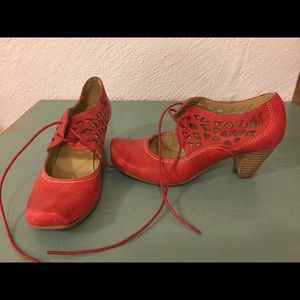 Fidji G960 Red Heels
