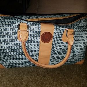 ♡ONE HOUR SALE♡AUTHENTIC FENDI BARREL BAG