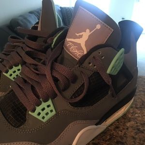 Air Jordan IV - 'Green Glow'