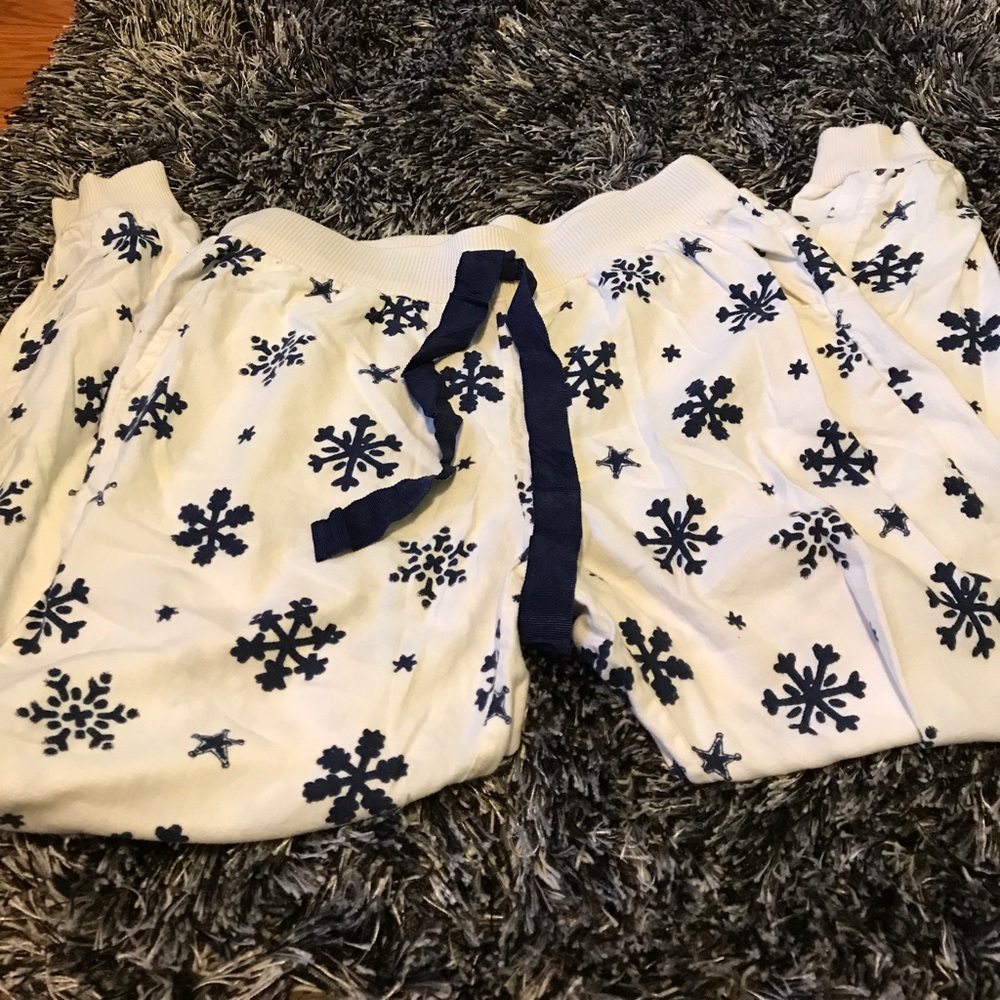 Comfy snowflake pj bottoms jogger style