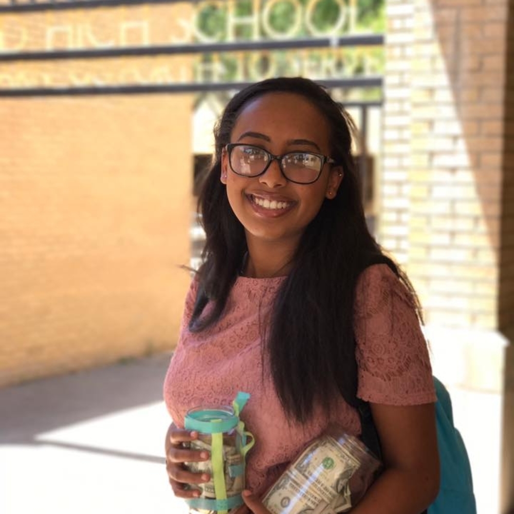 Meet your Posher, Effe