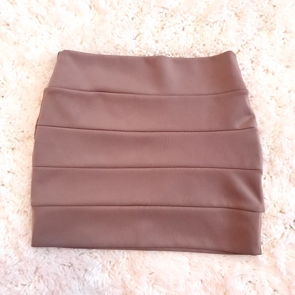Taupe Bandage Mini Skirt 🌼 - Picture 3 of 4