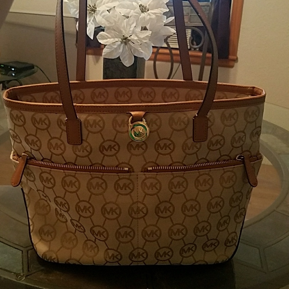 Michael Kohrs Beige Purse
