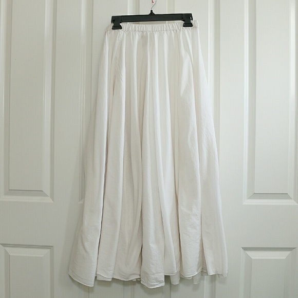 Free People Dresses & Skirts - FREE PEOPLE Full White Floor Length Skirt