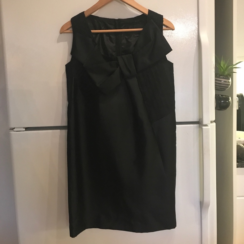 Hanni Y Black Wool & Silk Bow Front Dress.