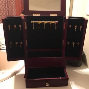 Jewelry box