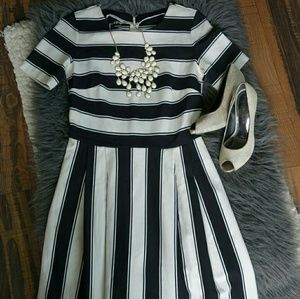 Classic black and off white dress!!!