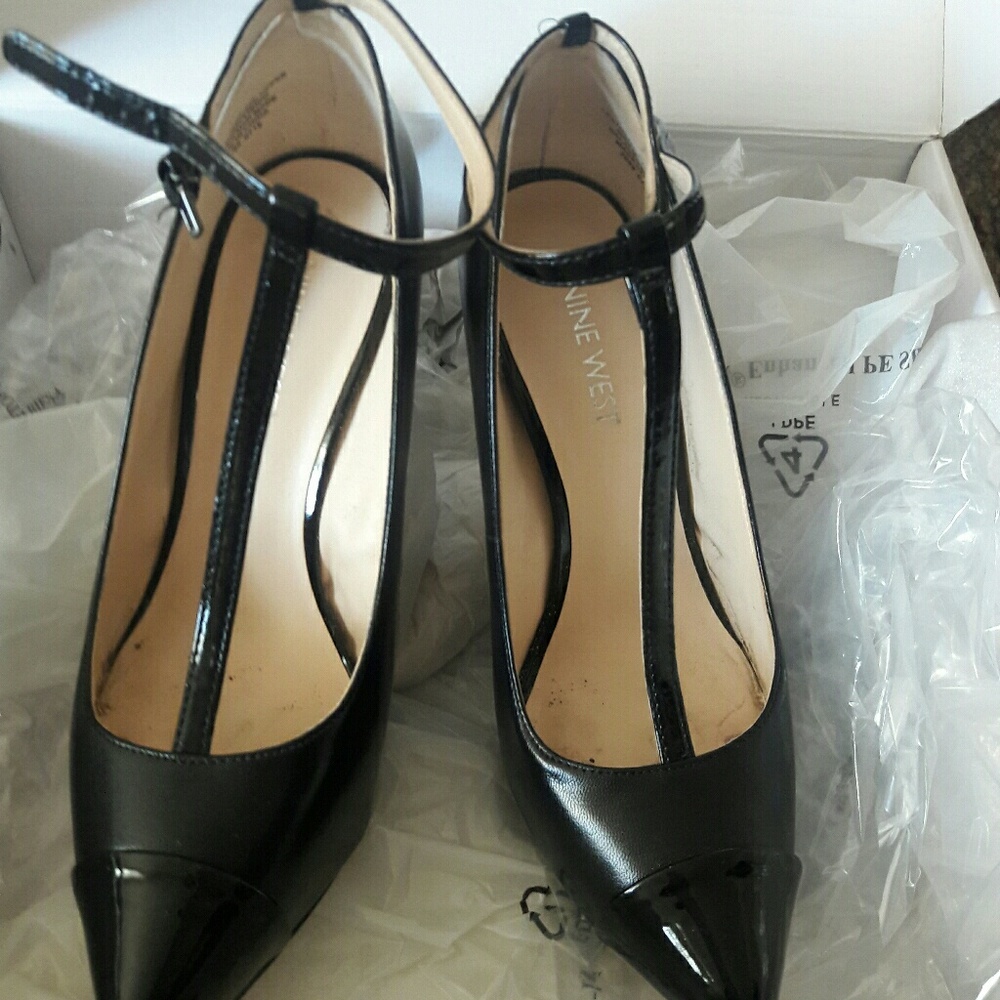 Black leather platform maryjanes. Nine west