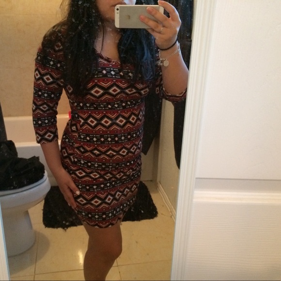 Tribal print bodycon mini dress - Picture 3 of 4