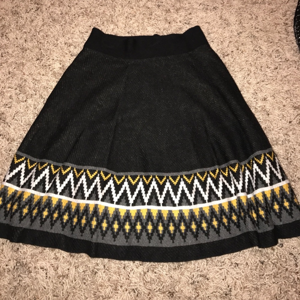 Jolt knit pattern skirt