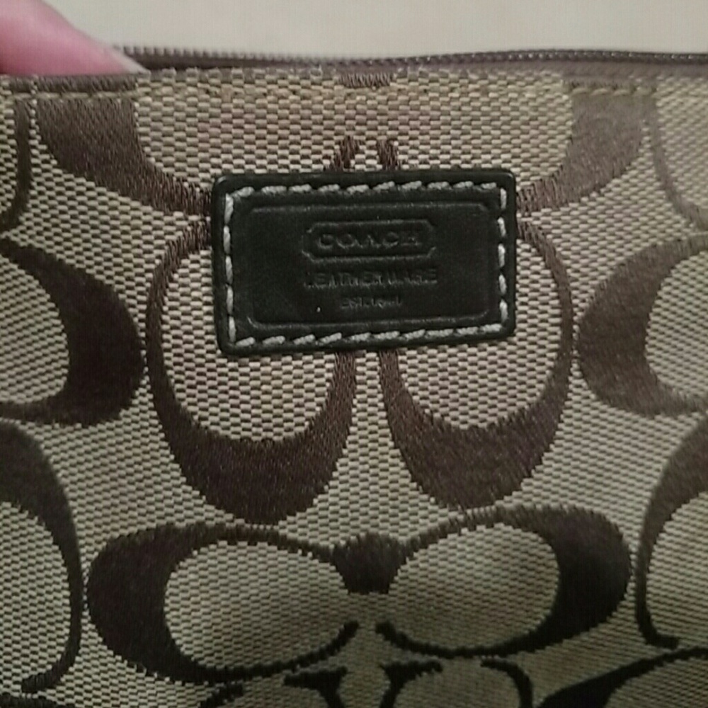 NWOT Coach Wristlet - Picture 3 of 3