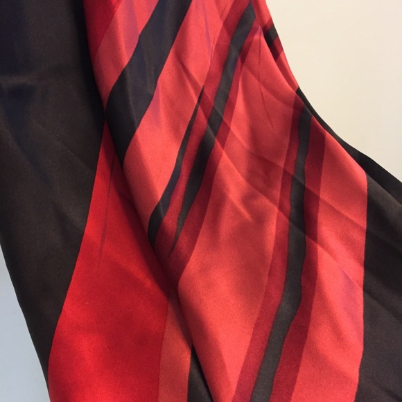 Victorias Secret 100% Silk Slip in ✨♥️ - Picture 7 of 8