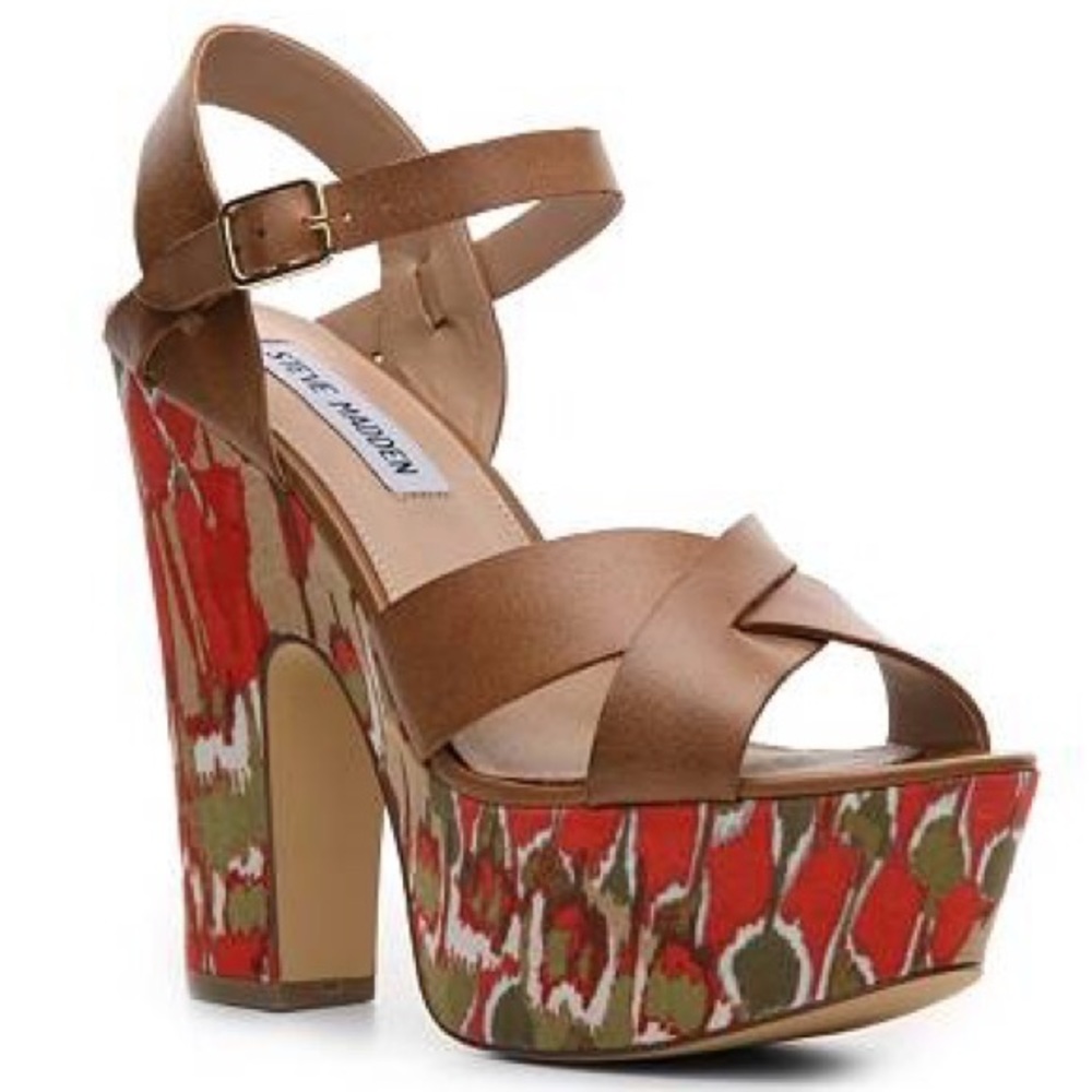 Tribal Print Heels 💚