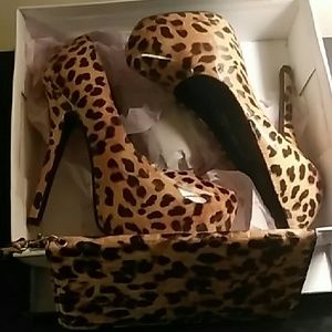 Cheetah skin closed-toe heels with the cheetah clu