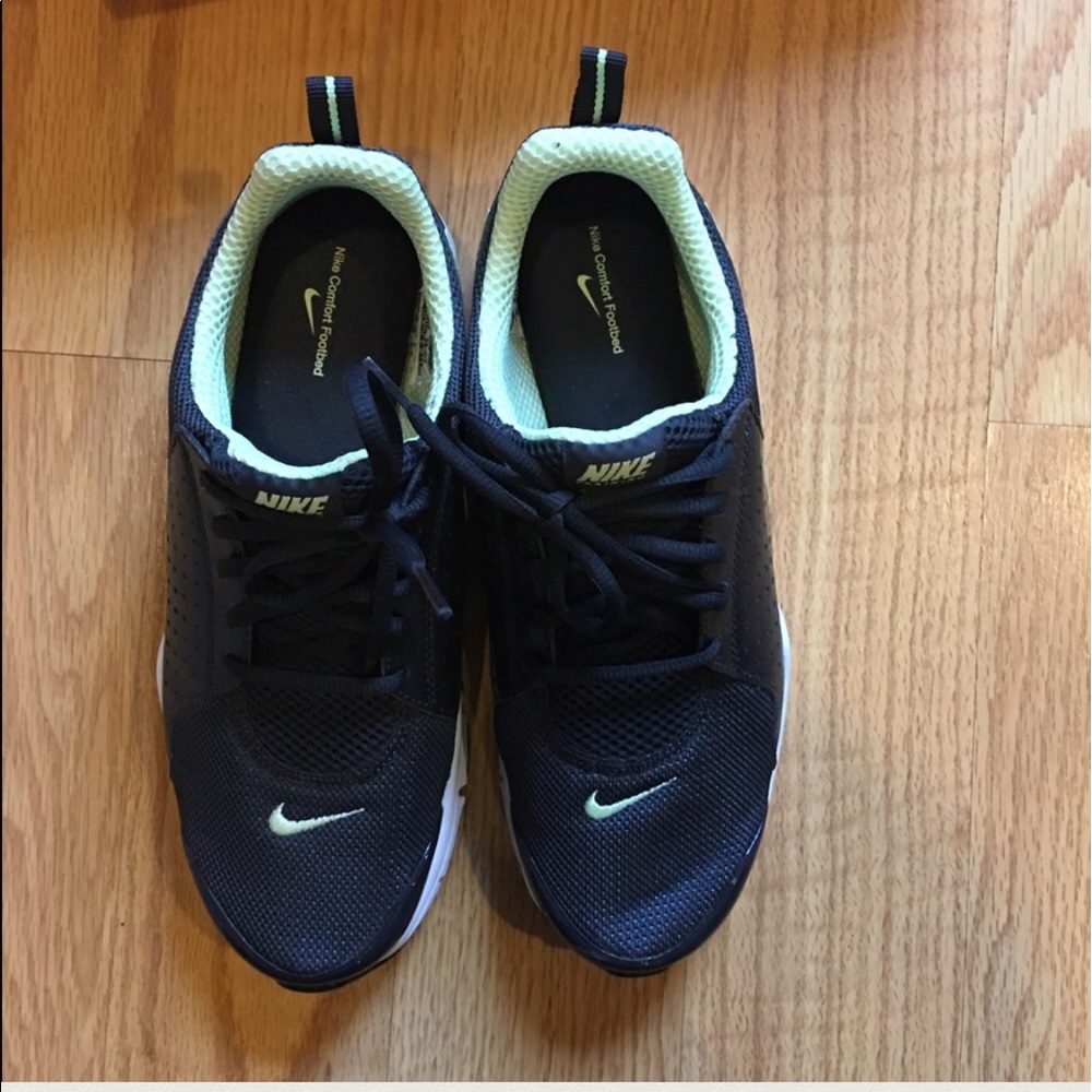 NWOT 🏃🏻Nike Comfort Sneakers 🏃🏻Brand New