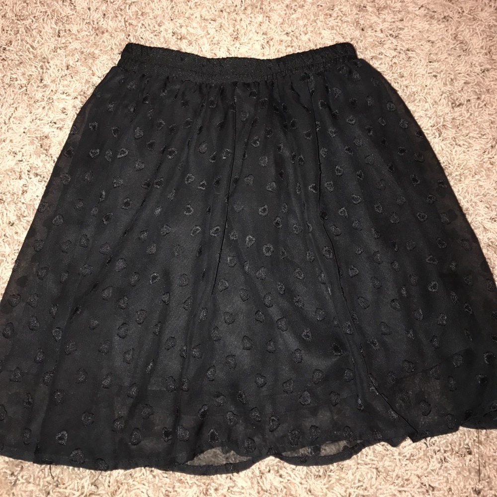 Heart pattern black skirt