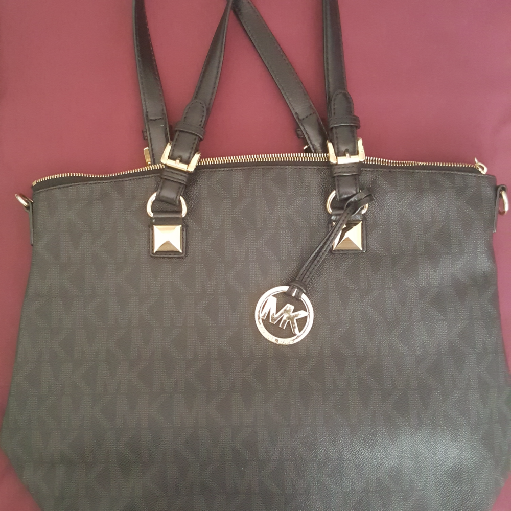 Michael Kors Saffiano Leather Tote (Black)