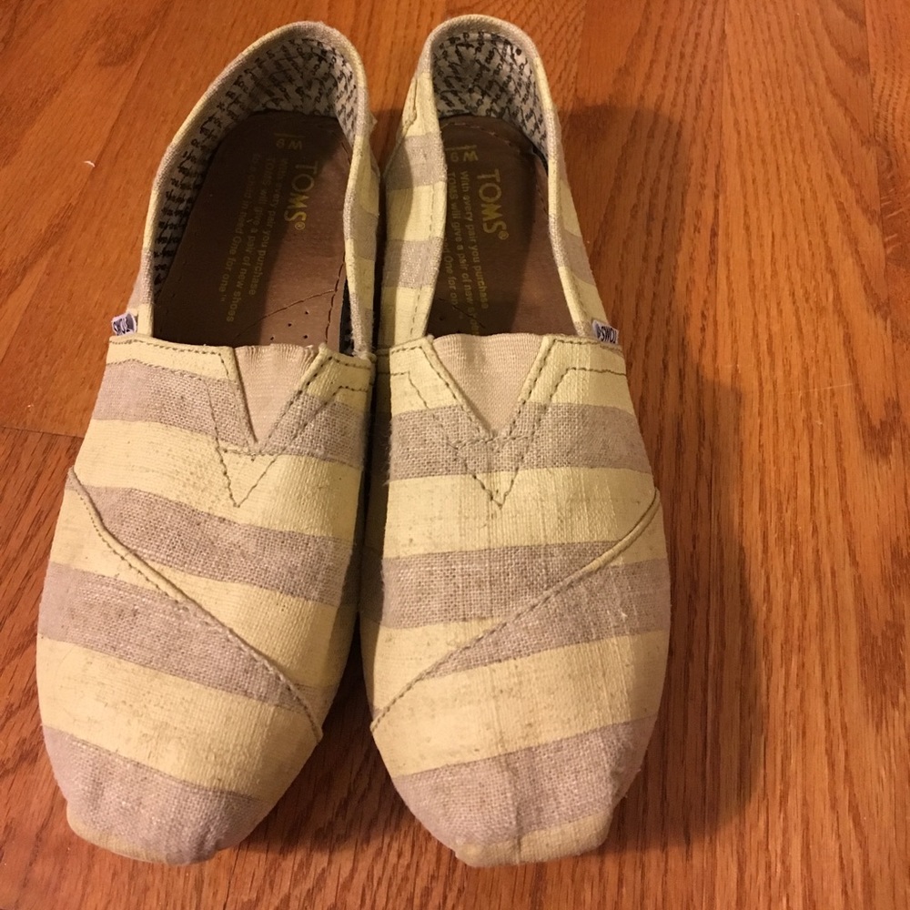 Toms pale yellow and khaki stripes.