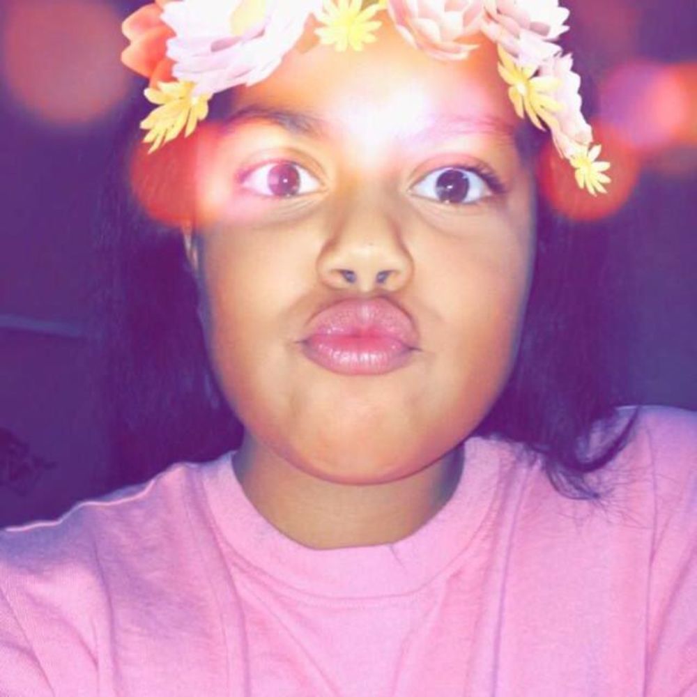 Meet your Posher, Nakhia