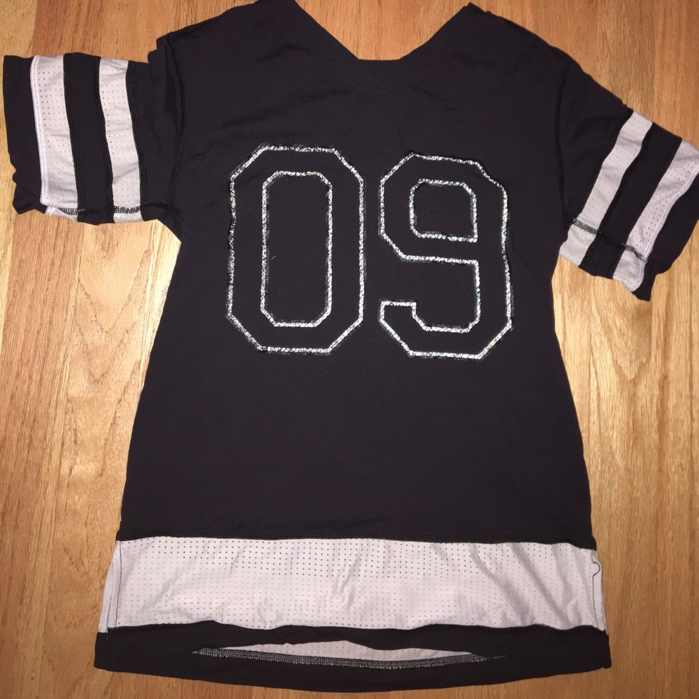 Ivivva sweat wicking tshirt