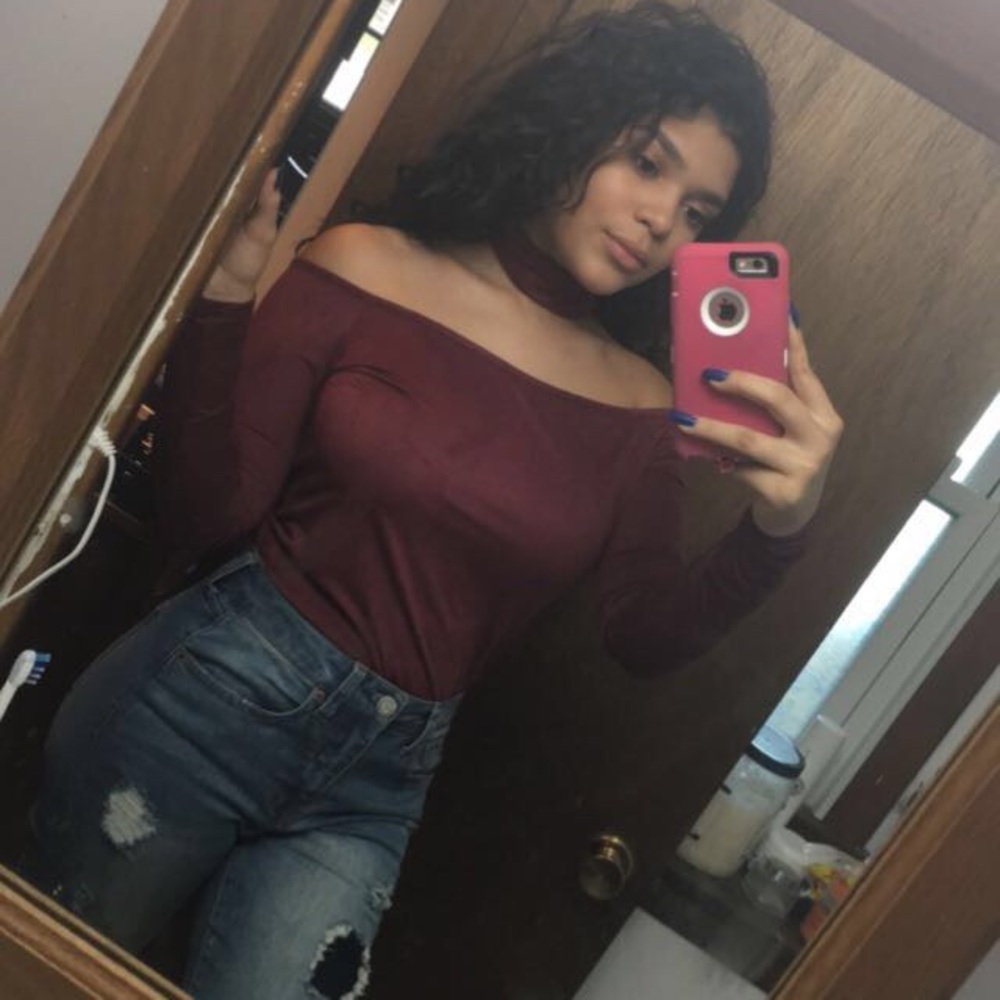 Velvet long sleeve with choker