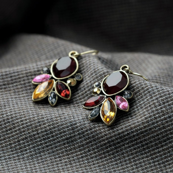 Red Queen Statement Earrings - Picture 4 of 5