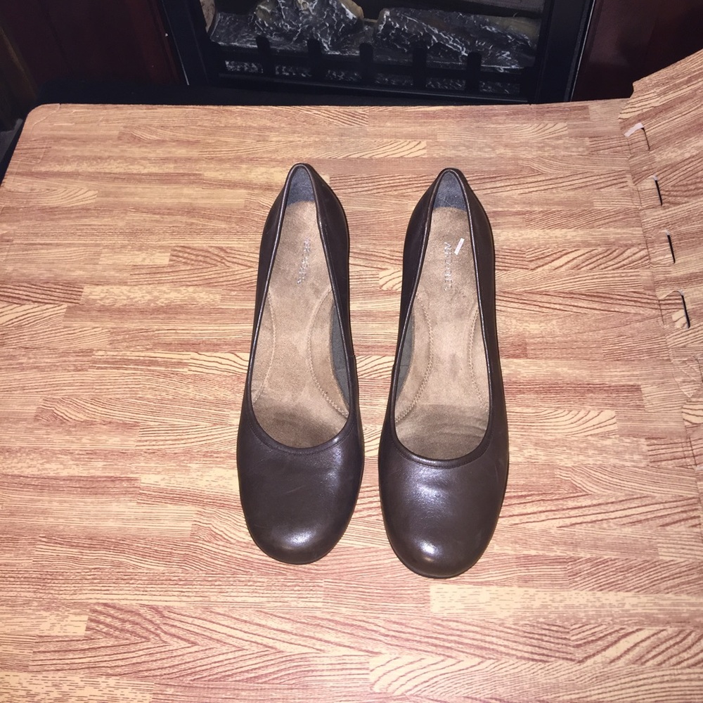Woman's shoes