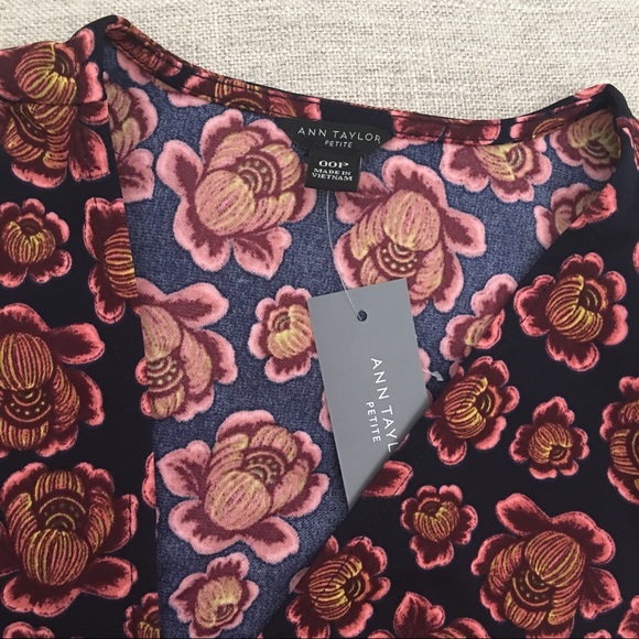 🌟🌷Host Pick Ann Taylor Floral Wrap Dress Petite - Picture 4 of 5