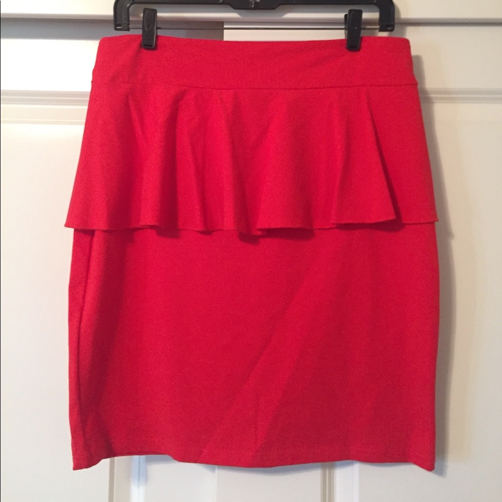 *NWT BRIGHT RED STRETCH SKIRT WITH RUFFLE