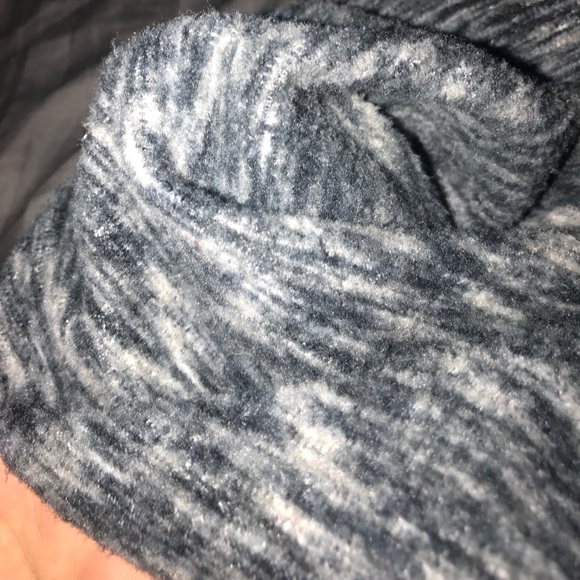 Fleece turtle neck pullover - Picture 2 of 3