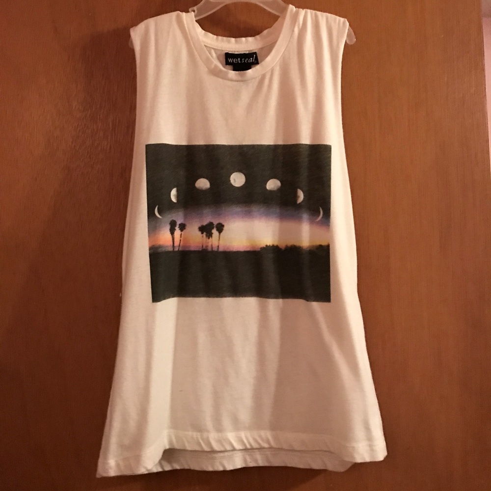 Wet Seal sleeveless tank