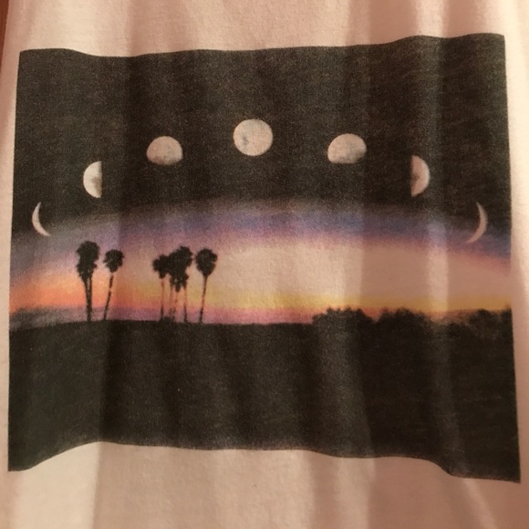 Wet Seal sleeveless tank - Picture 2 of 3