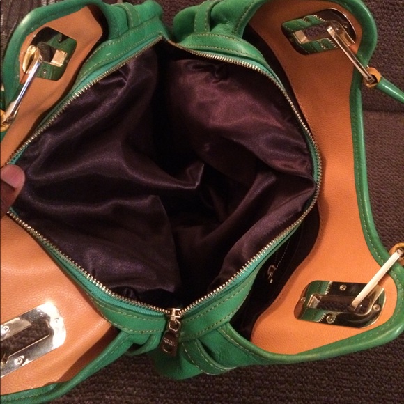 Authentic DKNY hand bag. - Picture 3 of 5