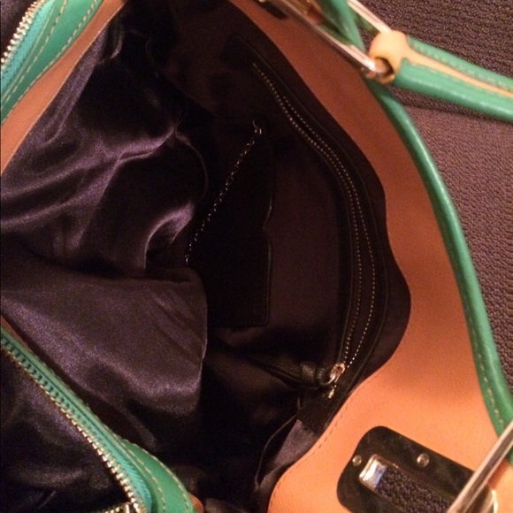 Authentic DKNY hand bag. - Picture 5 of 5